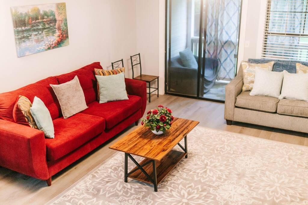 Cozy 3-Bed Athens Getaway, Right Near Uga! Daire Dış mekan fotoğraf