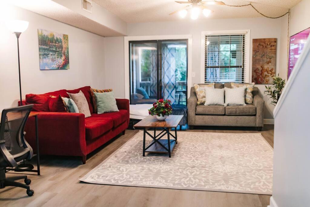 Cozy 3-Bed Athens Getaway, Right Near Uga! Daire Dış mekan fotoğraf