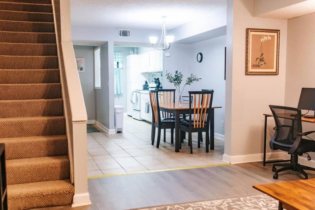 Cozy 3-Bed Athens Getaway, Right Near Uga! Daire Dış mekan fotoğraf