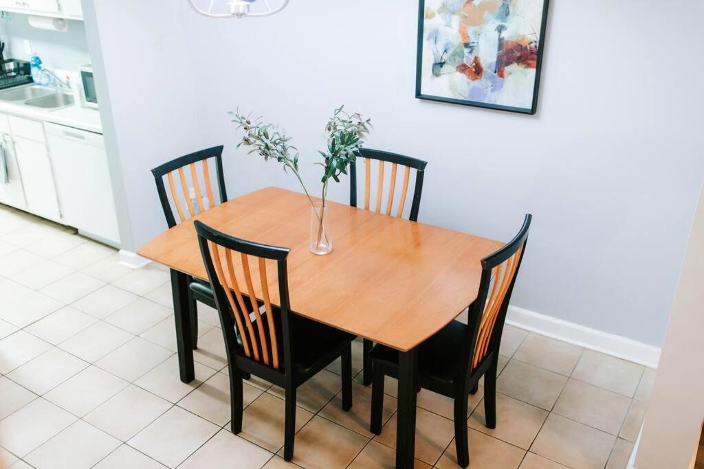 Cozy 3-Bed Athens Getaway, Right Near Uga! Daire Dış mekan fotoğraf